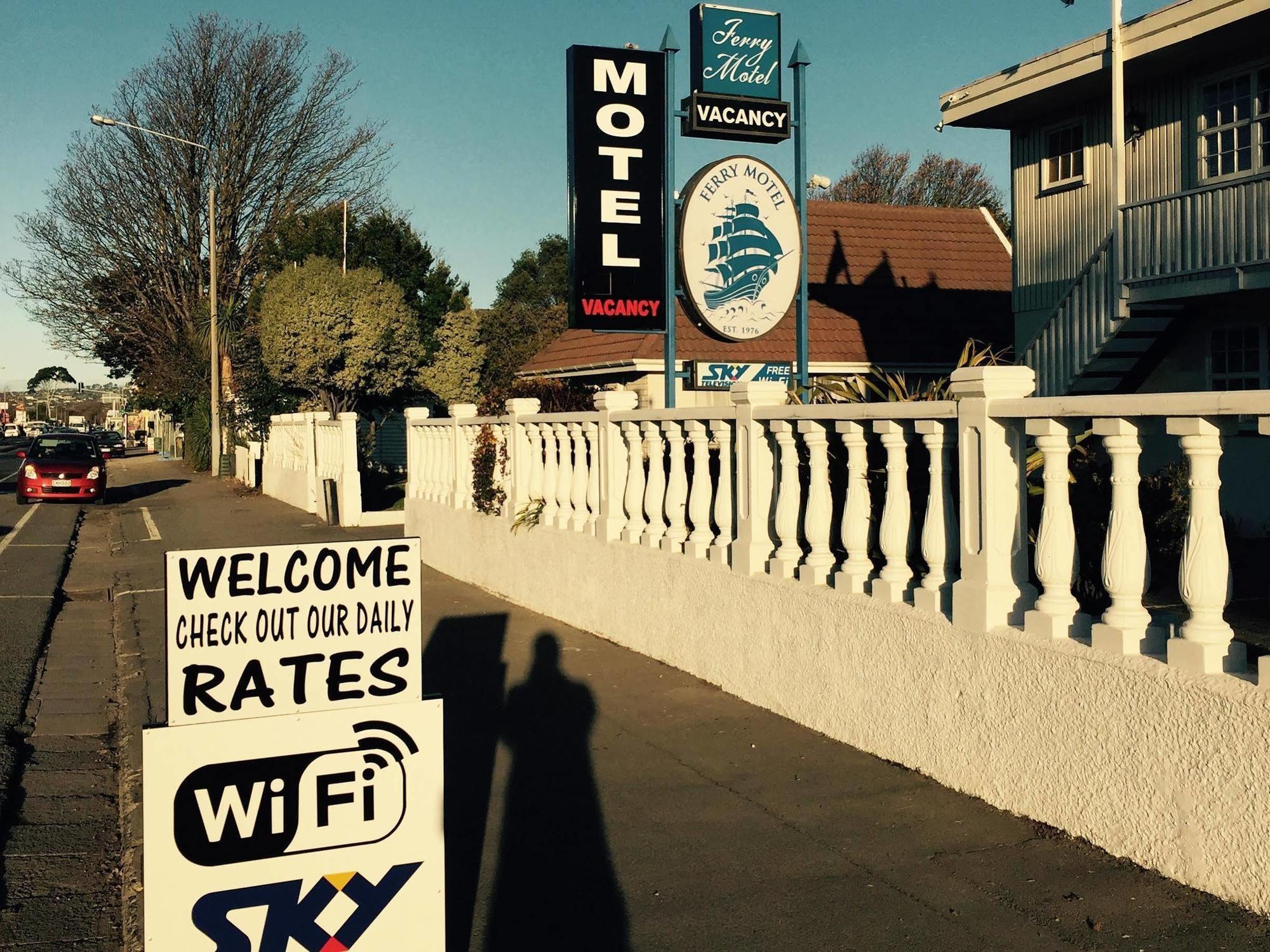 Ferry Motel Christchurch Exteriör bild